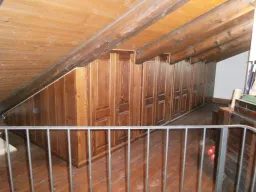 armadiatura sottotetto legno scuro 1